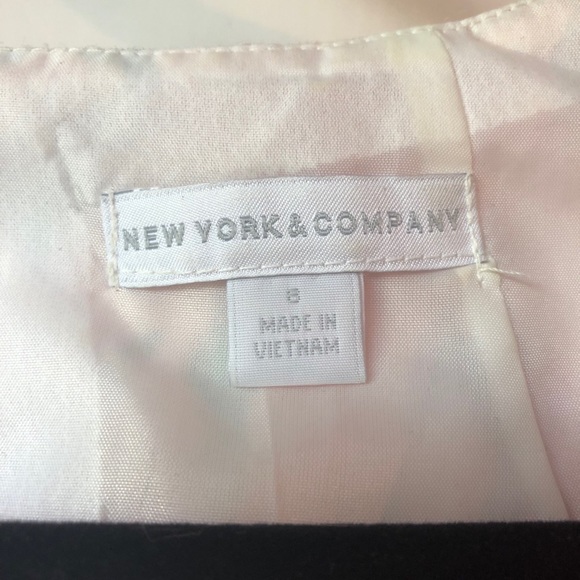 Floral V-neck dress - Picture 4 of 5